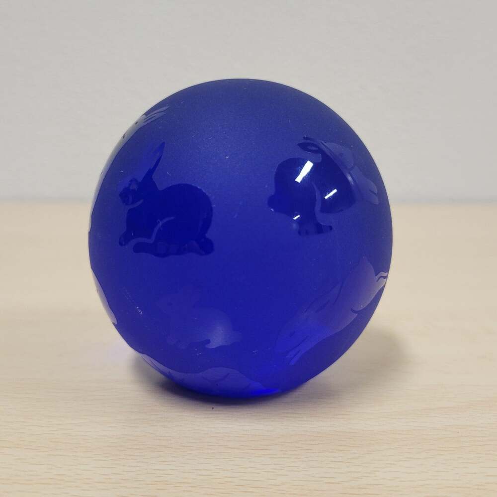 Arthur Court Cobalt Blue Rabbit Bunny Etched Frosted Art Glass Paper Weight